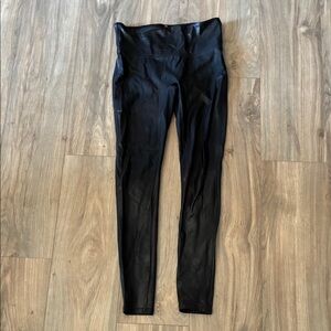 SPANX FAUX LEATHER LEGGINGS MEDIUM SIZE